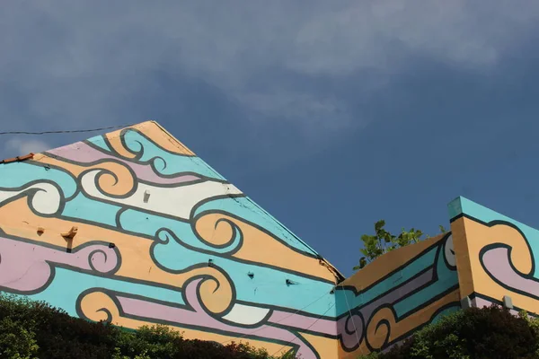 Les Murs Maison Qui Ont Des Décorations Murales Colorées — Photo