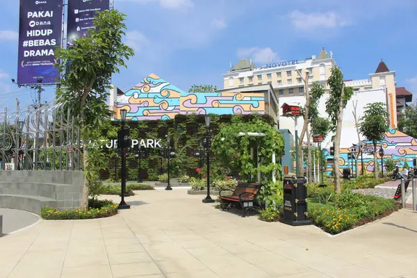 Widok Park Rogu Miasta Semarang Mianowicie Jalan Pemuda — Zdjęcie stockowe