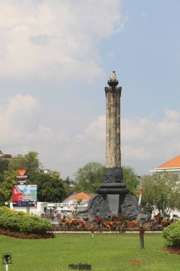 Tugu Muda binası Semarang şehrinin tarihi bir simgesidir.