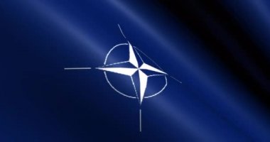 Ulusal Kuzey Atlantik Antlaşması Örgütü 'nün NATO bayrağı rüzgarda dalgalanıyor