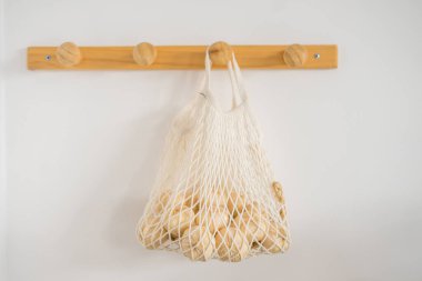 Harman sepetinde sarımsak, geri dönüşüm deposu, ekolojik kutsama. Yüksek kalite fotoğraf