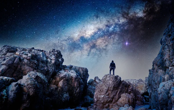 Man Standing Top Mountain Back View Staring Milky Way Shooting — Stock Fotó