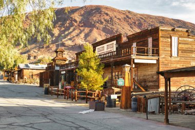 Calico, CA, USA, 2-2-2019. Vahşi Batı hayalet kasabası Calico 'daki restoran, San Bernardino County, Kaliforniya, ABD, eski bir maden kasabası.