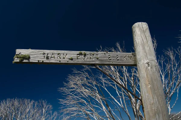 Weathered Old Directional Sign Walking Track Bogong High Plains Victoria — Stock Photo, Image