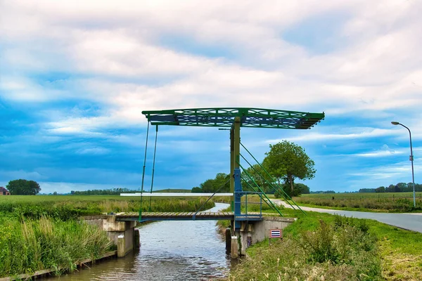 Malý Železný Padací Most Přes Úzký Kanál Usquert Zemědělské Provincii — Stock fotografie