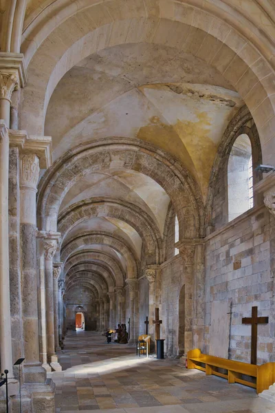 Corridoio Laterale Con Archi Della Basilica Medievale Sainte Marie Madeleine — Foto Stock