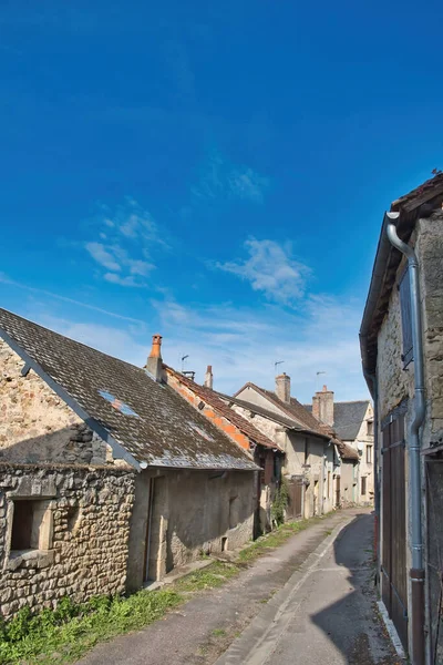 Rue Étroite Avec Maisons Traditionnelles Dans Ville Médiévale Moulins Engilbert — Photo