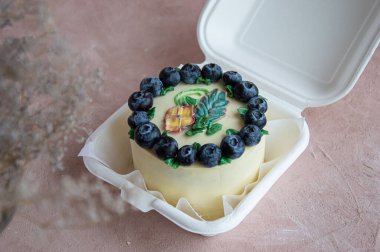 Küçük bento kekleri izole edilmiştir..