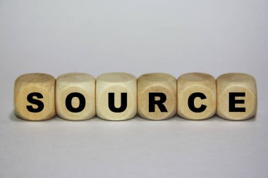 Kaynak Başlığı - Tahta Küpler Konsepti - Beyaz Arkaplan