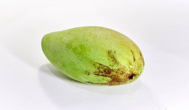 Taze mango meyvesi yakın çekim. Vitamin meyvesi. Lezzetli mango yemeye hazır..