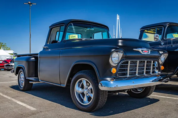 Reno Серпня 2021 1955 Chevrolet Apache Task Force Three Quarter — стокове фото