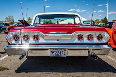 Reno, NV - 4 Ağustos 2021: 1963 Chevrolet Impala SS Hardtop Coupe Yerel bir araba fuarında.