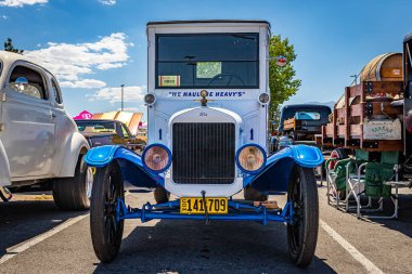 Reno, NV - 4 Ağustos 2021: 1925 Ford Model T kamyonet yerel bir araba fuarında.