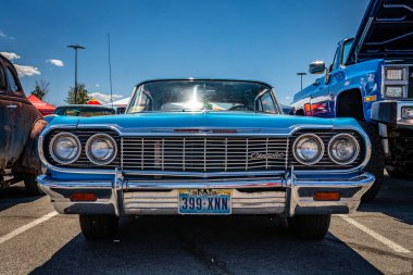 Reno, NV - 4 Ağustos 2021: 1964 Chevrolet Impala Hardtop Coupe Yerel bir araba fuarında.