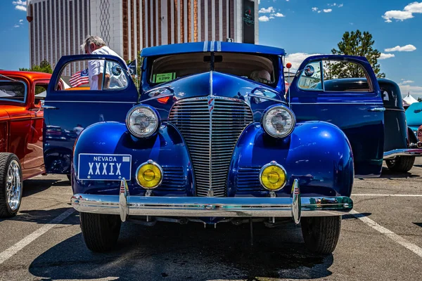 2021年8月4日 地元の車のショーで1939年のシボレービジネスクーペ — ストック写真