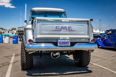 Reno, NV - 4 Ağustos 1956 GMC Blue Chip Serisi Stepside Pickup Truck Yerel bir araba fuarında.