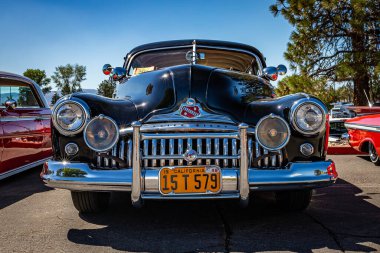 Reno, NV - 4 Ağustos 2021 Buick Super Eight Sedanet Coupe Yerel bir araba fuarında.
