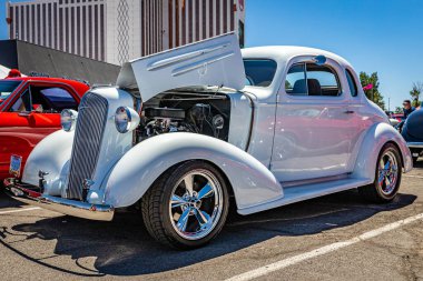 Reno, NV - 5 Ağustos 2021 Chevrolet Master Deluxe Coupe Yerel bir araba fuarında.