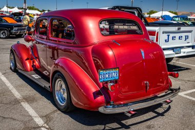 Reno, NV - 5 Ağustos 2021 Chevrolet Master Deluxe Sedan Yerel bir araba fuarında.