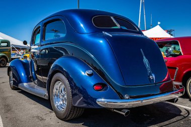 Reno, NV - 5 Ağustos 2021: 1937 Ford Model 78 Deluxe Coupe Yerel bir araba fuarında.