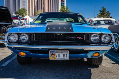 Reno, NV - 5 Ağustos 2021: 1970 Dodge Challenger RT Hardtop Coupe Yerel bir araba fuarında.