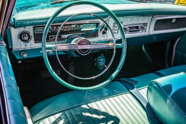 Reno, NV - 5 Ağustos 2021: 1965 Dodge Coronet 440 Yerel bir araba fuarında Üstü açılır.