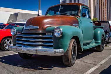 Reno, NV - 5 Ağustos 2021: 1951 Chevrolet İleri Tasarım Yerel bir araba fuarında 3100 Pickup Truck.