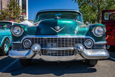 Reno, NV - 5 Ağustos 1954 Cadillac 60 Özel Fleetwood Sedan Yerel bir araba fuarında.