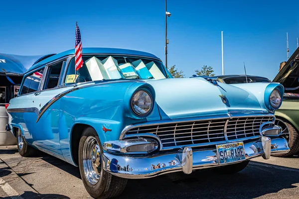 Reno Augusztus 2021 1956 Ford Parklane Wagon Egy Helyi Autókiállításon — Stock Fotó