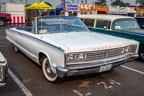Reno August 2021 1966 Chrysler Newport Convertible Local Car Show — 스톡 사진