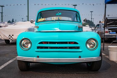 Reno, NV - 6 Ağustos, 2021 Volvo PV544 Yerel bir araba fuarında Fastback Coupe.