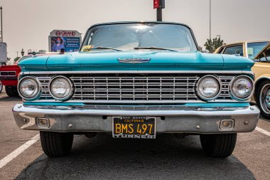 Reno, NV - 6 Ağustos 2021: 1962 Ford Fairlane 500 sedan Yerel bir araba fuarında.