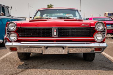 Reno, NV - 6 Ağustos 2021: 1967 Mercury Kuyruklu Yıldızı, yerel bir araba fuarında Cyclone coupe.