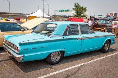 Reno, NV - 6 Ağustos 2021: 1962 Ford Fairlane 500 sedan Yerel bir araba fuarında.