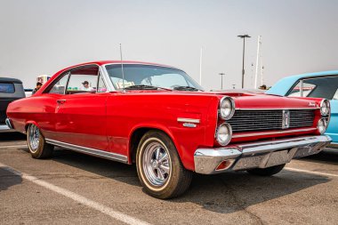 Reno, NV - 6 Ağustos 2021: 1967 Mercury Kuyruklu Yıldızı, yerel bir araba fuarında Cyclone coupe.