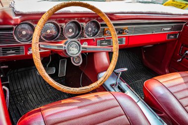 Reno, NV - 6 Ağustos 2021: 1967 Mercury Kuyruklu Yıldızı, yerel bir araba fuarında Cyclone coupe.