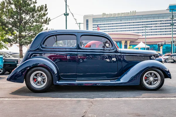 Reno Серпня 2021 1936 Ford Model Deluxe Tudor Slantback Sedan — стокове фото