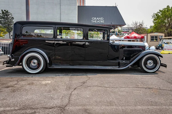 Reno, NV - 6 Ağustos 2021: 1929 Packard Deluxe Sekiz Cenaze Arabası Yerel bir araba fuarında.
