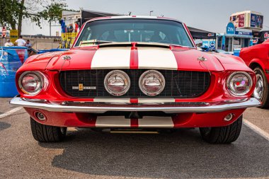 Reno, NV - 6 Ağustos 2021: 1967 Shelby Kobra GT500 yerel bir araba fuarında.