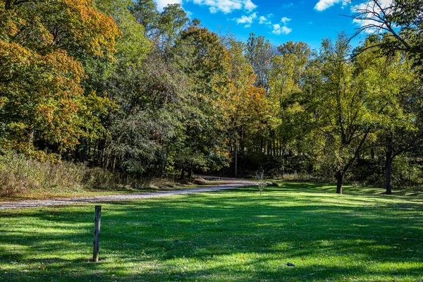 October Day Parke County Indiana Shows Fall Leaf Colors Changing — 图库照片