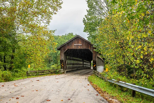 State Road Covered Bridge Crosses West Branch Conneaut Creek Autumn — Stock Fotó