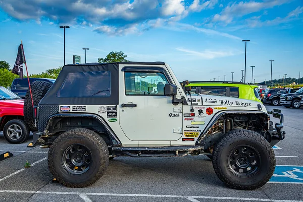 Pigeon Forge August 2017 Modified Road Jeep Wrangler Sport Local — Stockfoto