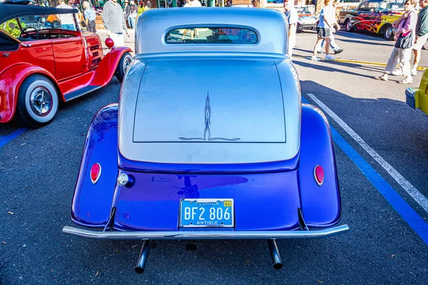 Fernandina Beach October 2014 Wide Angle Low Perspective Rear View — Stock Photo, Image