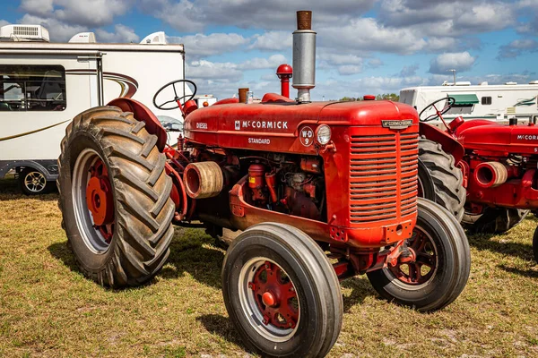 フォートミード 2022年2月23日 1940年2月23日地元のトラクターショーでMccormick Deering Standard — ストック写真