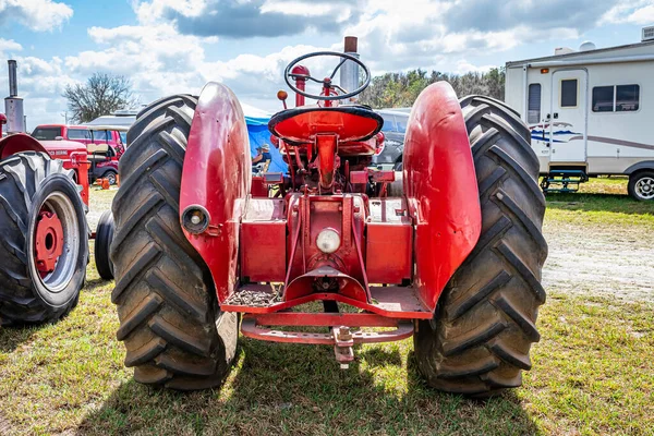 フォートミード 2022年2月23日 1940年2月23日地元のトラクターショーでMccormick Deering Standard — ストック写真