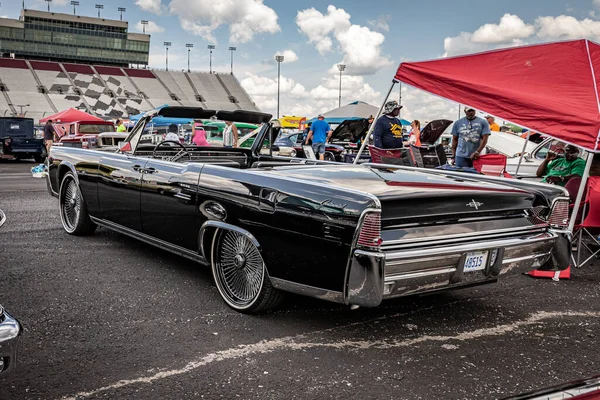 Ливан Мая 2022 Низкая Перспектива Заднего Угла Кабриолета Lincoln Continental — стоковое фото