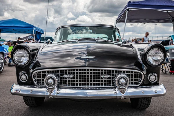 Libanon 2022 Május Alacsony Kilátás Egy 1956 Ford Thunderbird Coupe — Stock Fotó