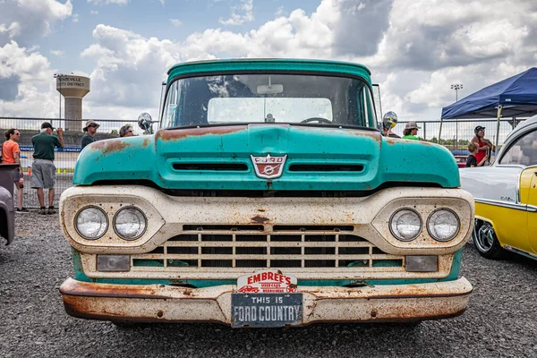 Lebanon May 2022 Low Perspective Front View 1960 Ford F100 — 스톡 사진