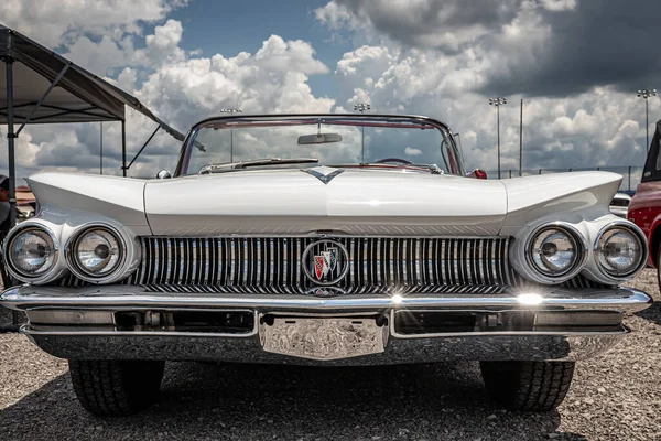 Lebanon May 2022 Low Perspective Front View 1960 Buick Invicta — Stock Fotó