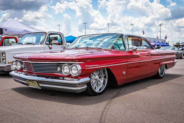 Lebanon May 2022 Low Perspective Front Corner View 1960 Pontiac — Stockfoto